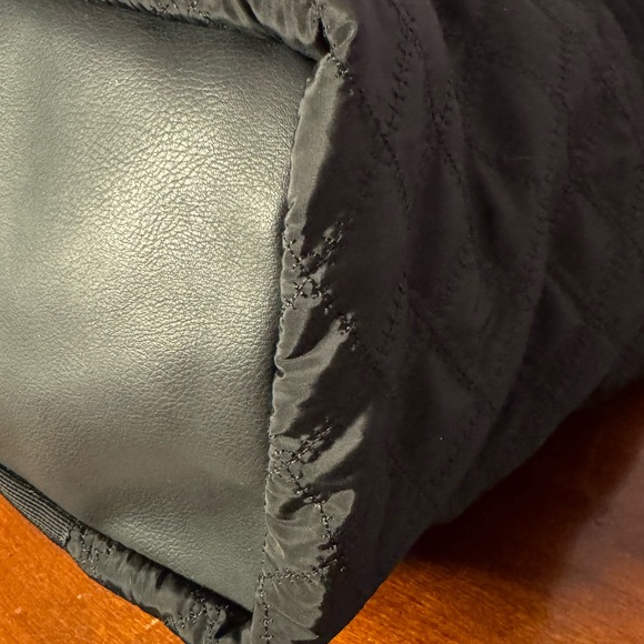 Madden Girl Quilted Weekend Tote / Travel Bag — Like New - Picture 15 of 15